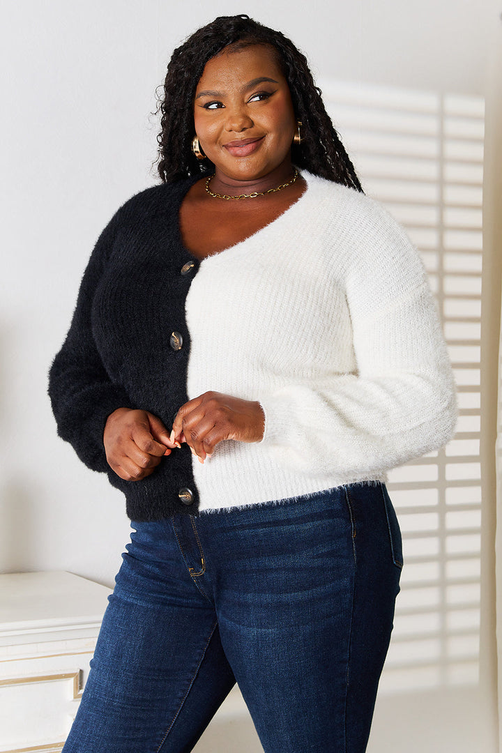 Stilla | Wings Woven Right Contrast Knap-Front V-Hals Cardigan
