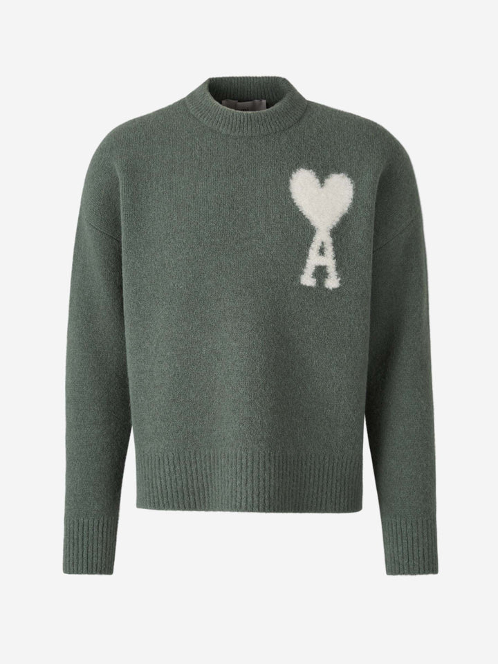 Stilla | Hjerte-broderet kvinders sweater