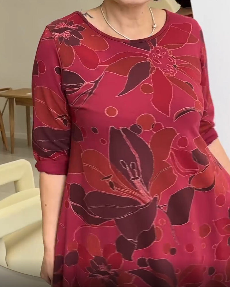 Stilla | Kjole med blomsterprint og rund halsudskæring