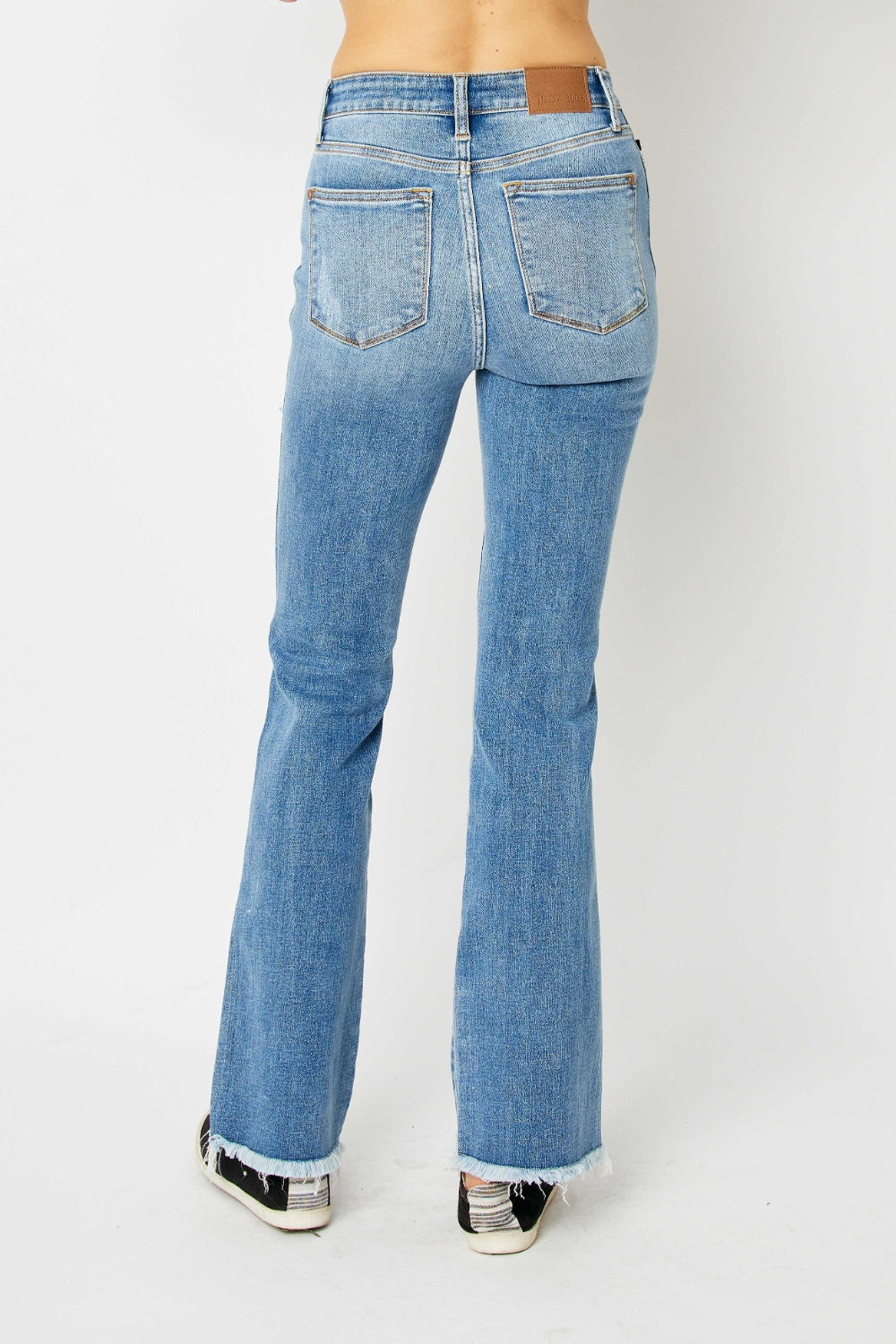 Stilla | Blå Fuld Størrelse Slidt Rå Kant Bootcut Jeans