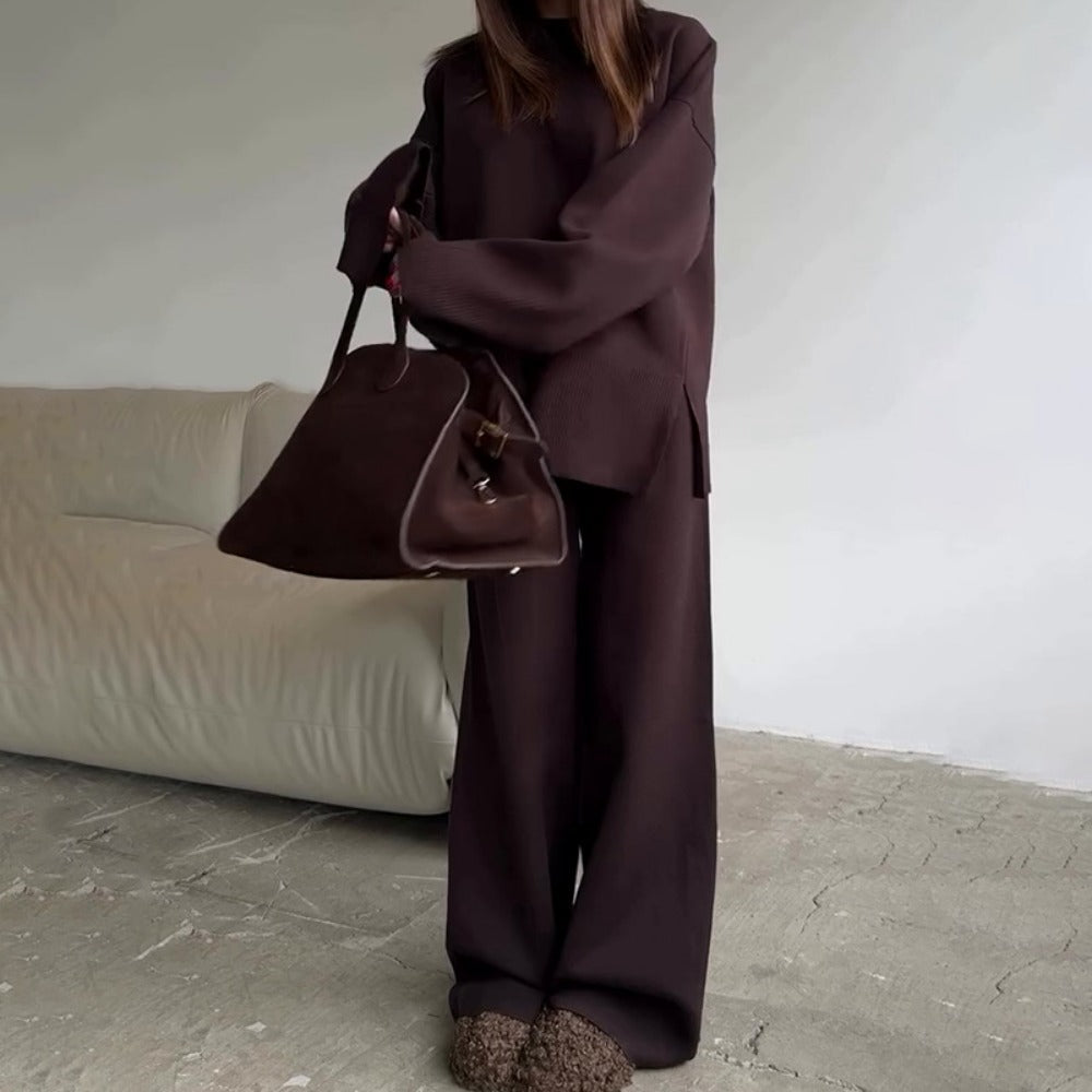Stilla | Af Strikketrøje og Bukser til Damer