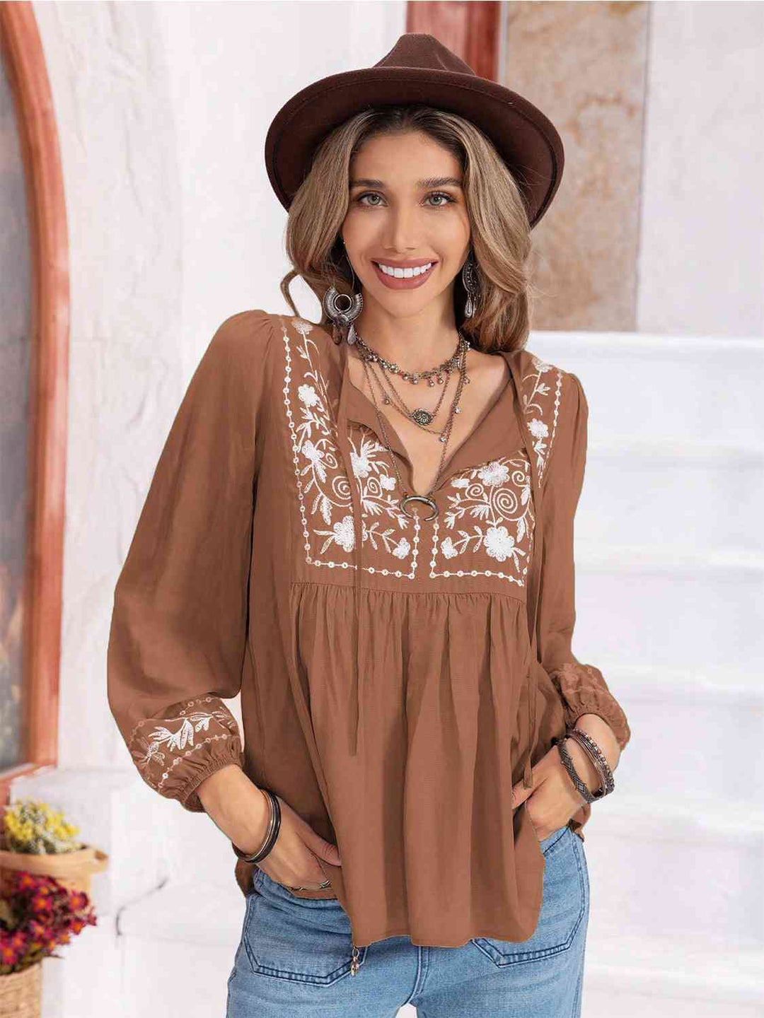 Stilla | Slipsnakke ballonskorte bluse