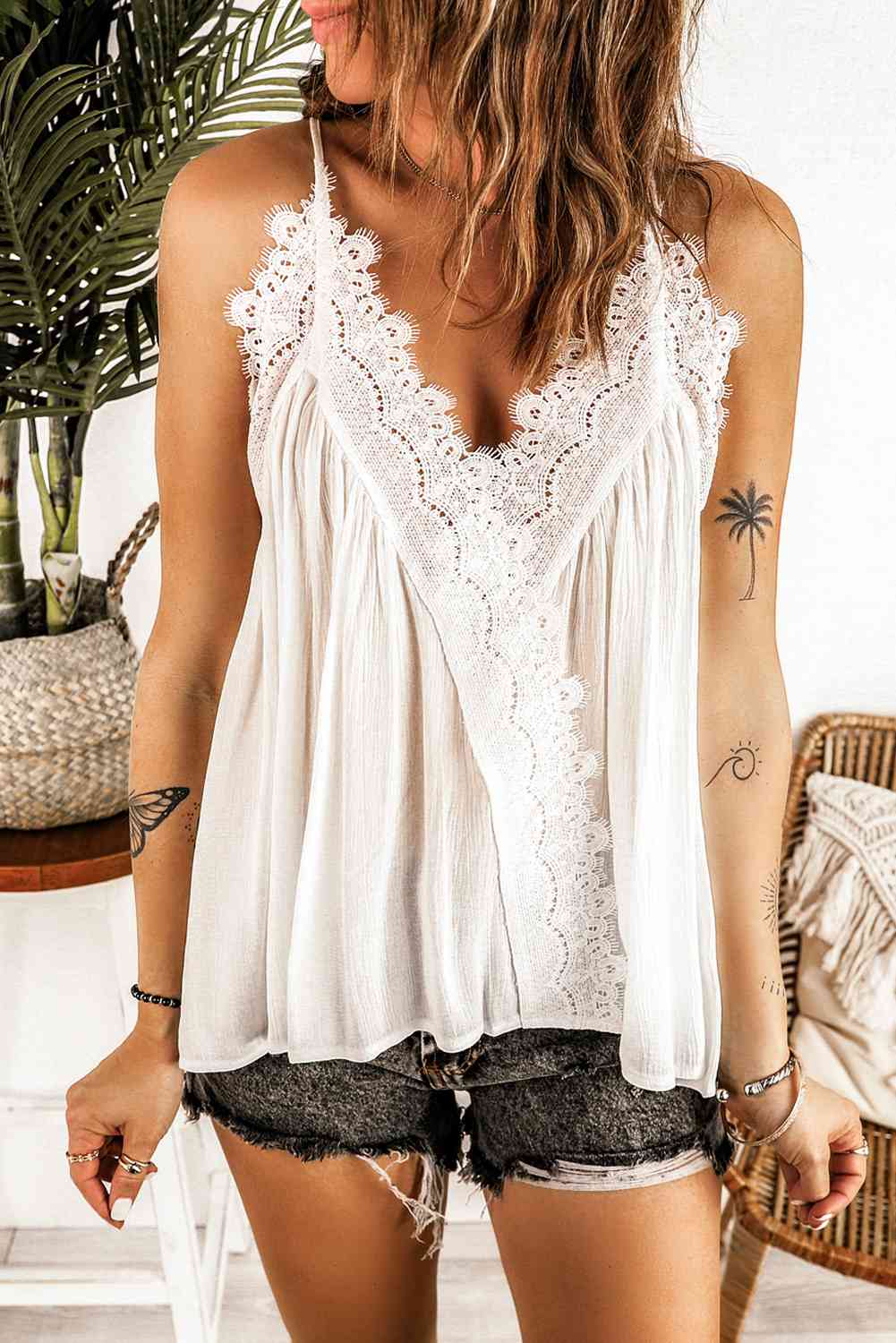 Stilla | Blondekant Halterneck Cami