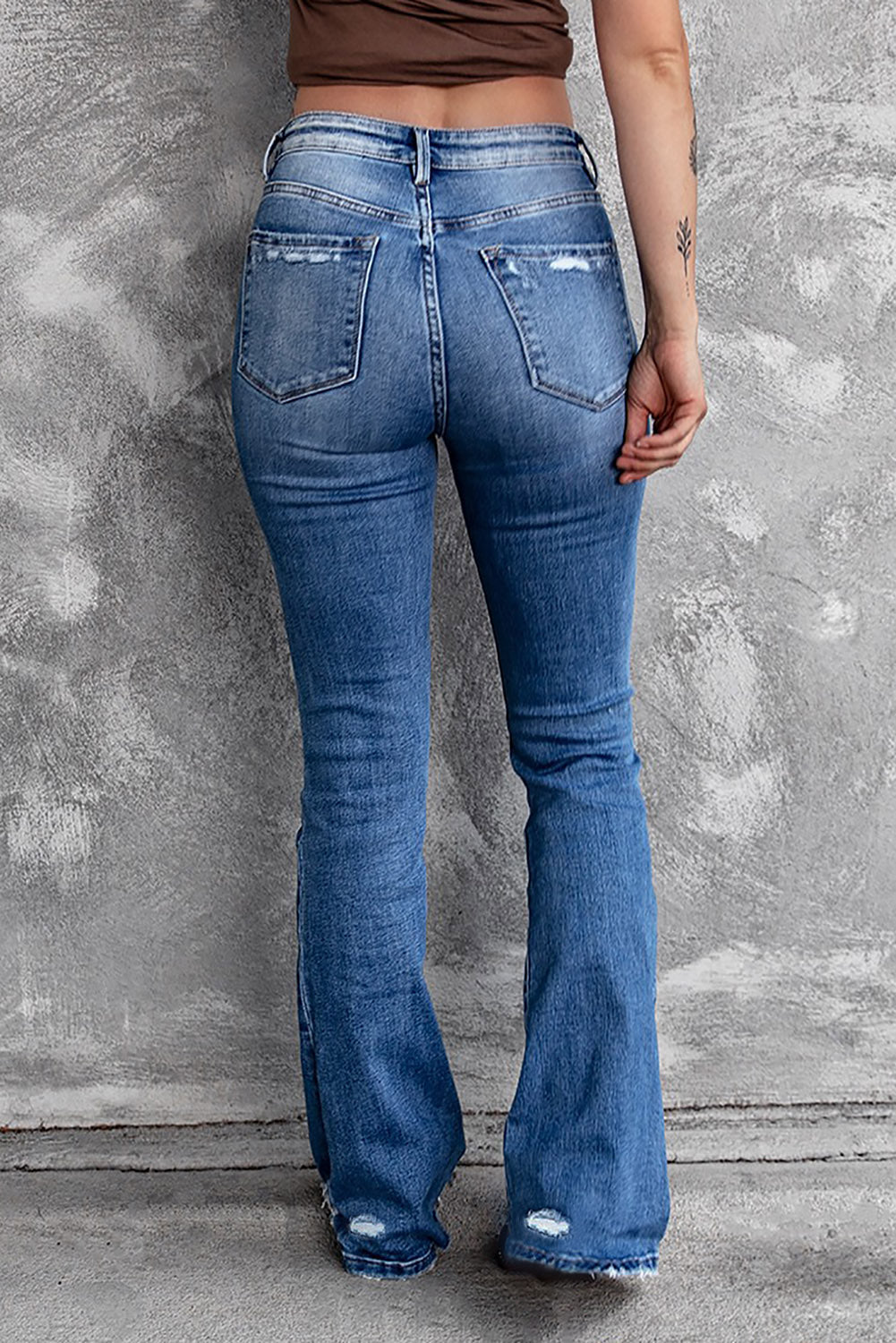 Stilla | Bue Distressed Bootcut Jeans