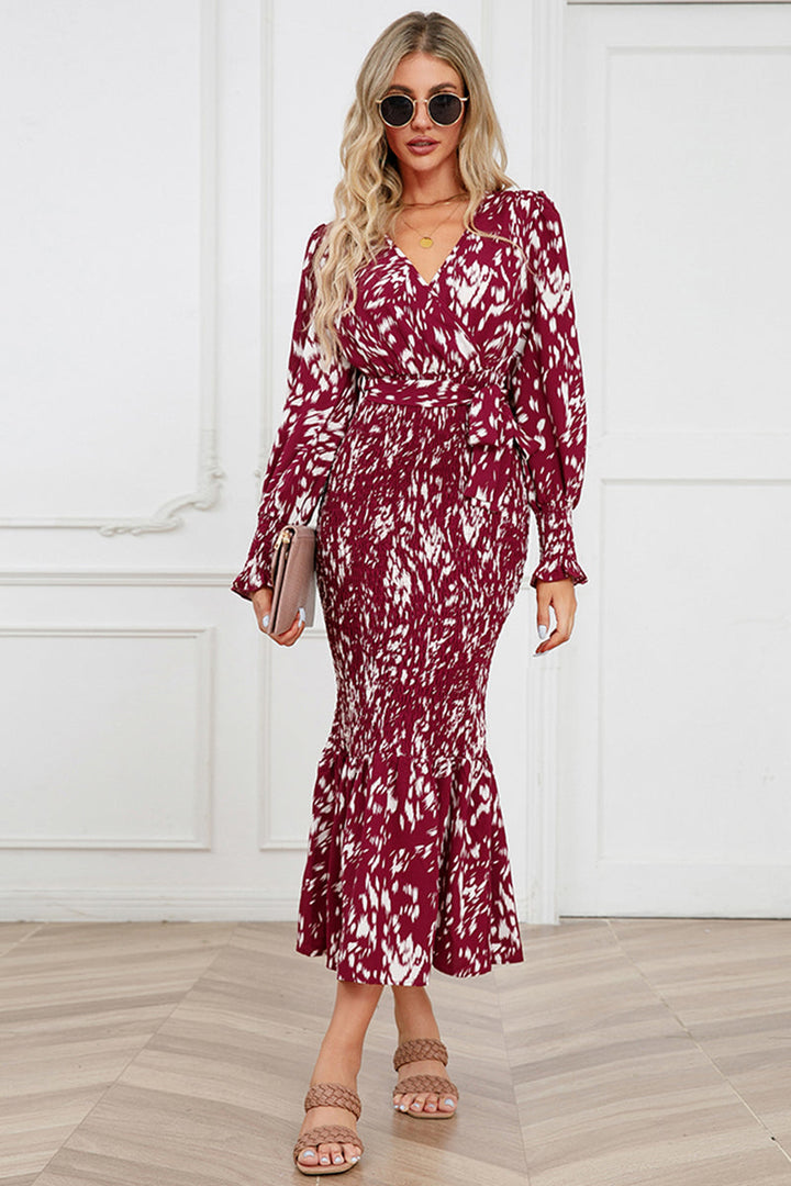 Stilla | V-Hals Smocked Midi Kjole