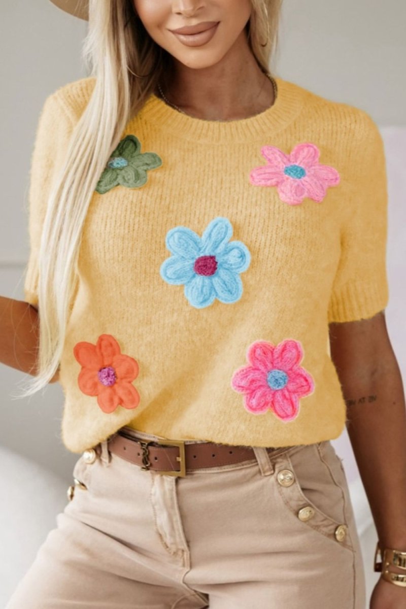 Stilla | Behagelig, blomsterinspireret sweater med korte ærmer