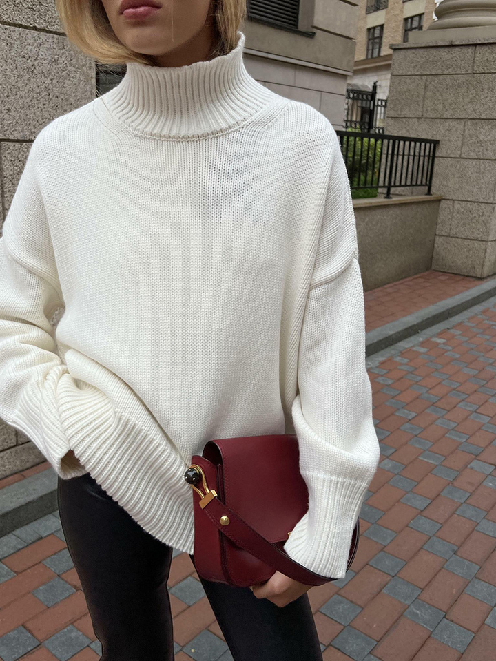Stilla | Pullover med minimalistisk høj hals