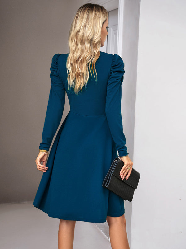 Stilla | Fashion Elegant Ensfarvet V - Hals Langærmet Kjole