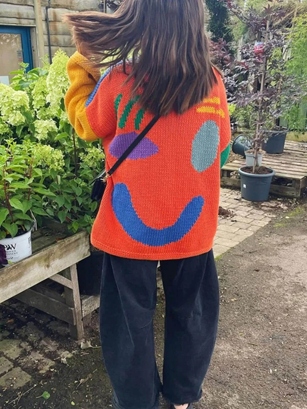 Stilla | Strikpullover I Kunstnerstil - Behagelig Fritidsjumper med Abstrakt Ansigtmønster