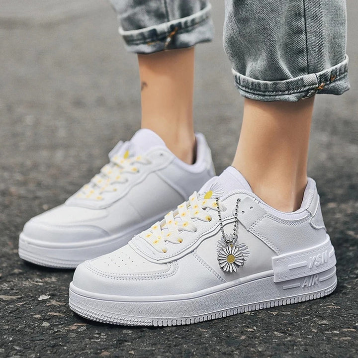 Stilla | Sneaker Low Top Åndbar Spids Komfortpasform Læderlook Snøring