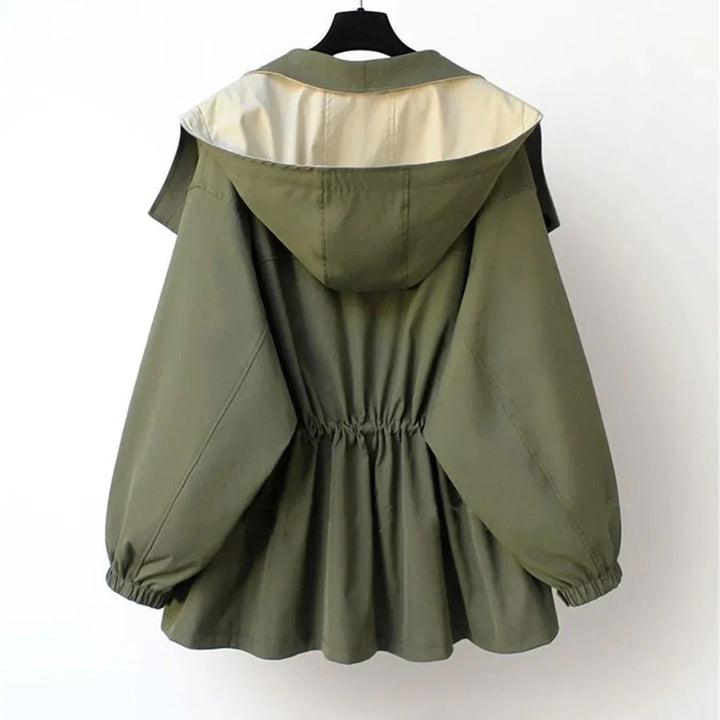 Stilla | Plus size pasform uldblanding statement krave justerbare manchetter