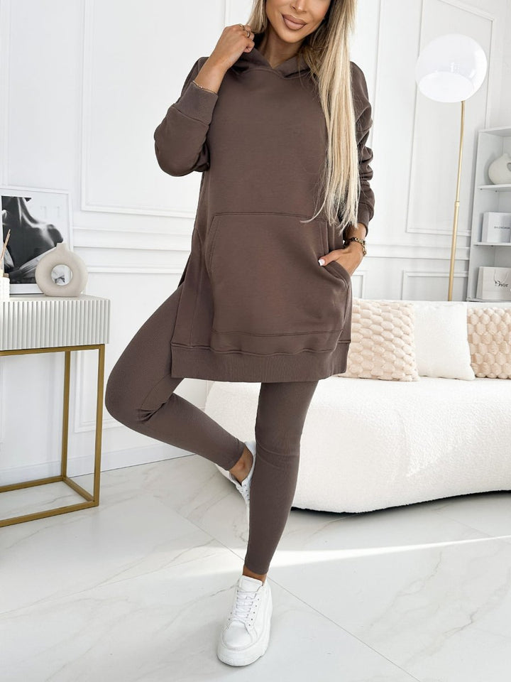 Stilla | Stor Hættetrøje og Tætsiddende Leggings til Kvinder.