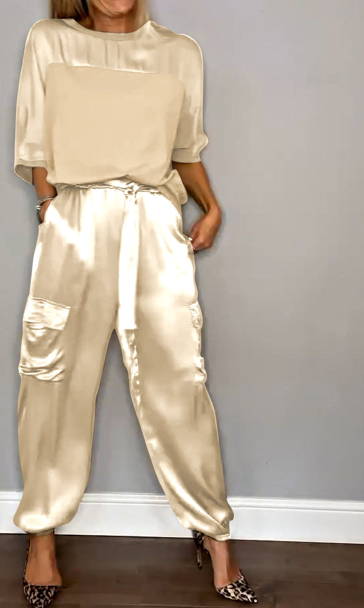 Stilla | Skinnerende satin-outfit