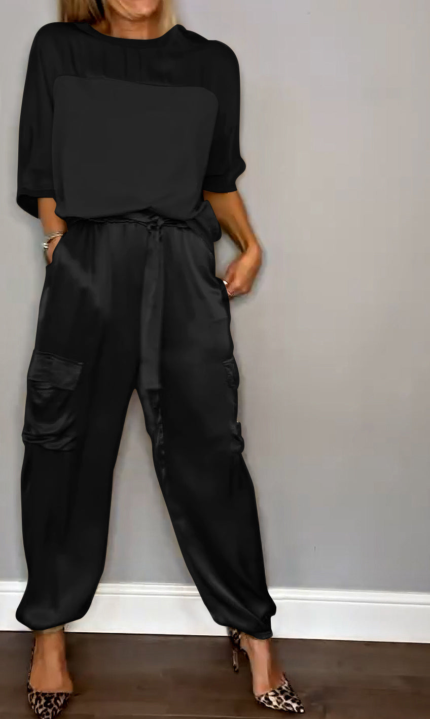 Stilla | Skinnerende satin-outfit