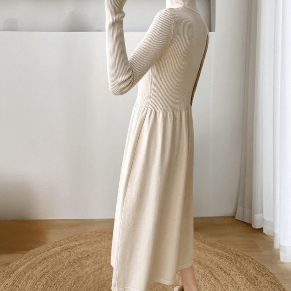 Stilla | Elegant Mellemlang Strikket Kjole