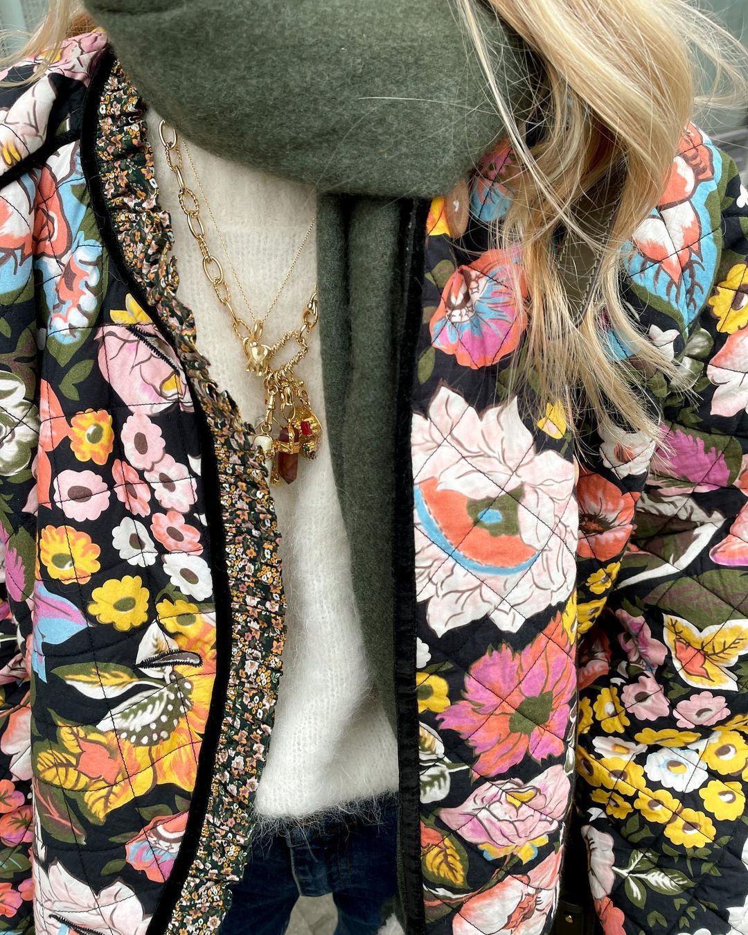 Stilla | Futter Damejakke med blomsterprint
