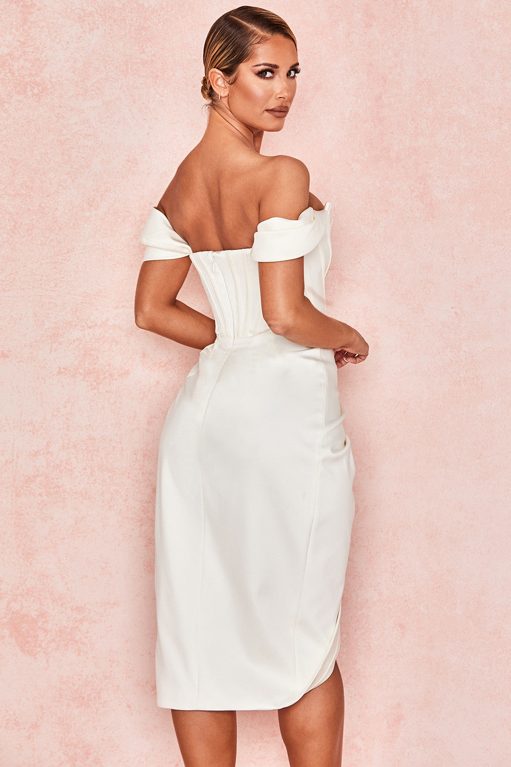 Stilla | Off Shoulder Kjole Satin