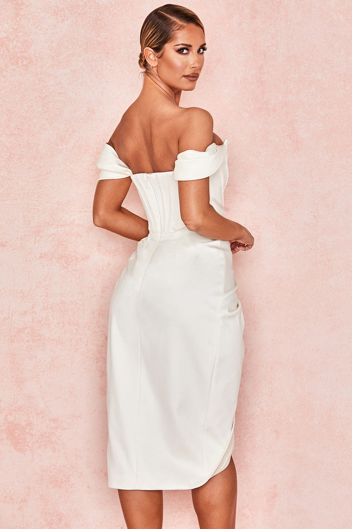 Stilla | Off Shoulder Kjole Satin