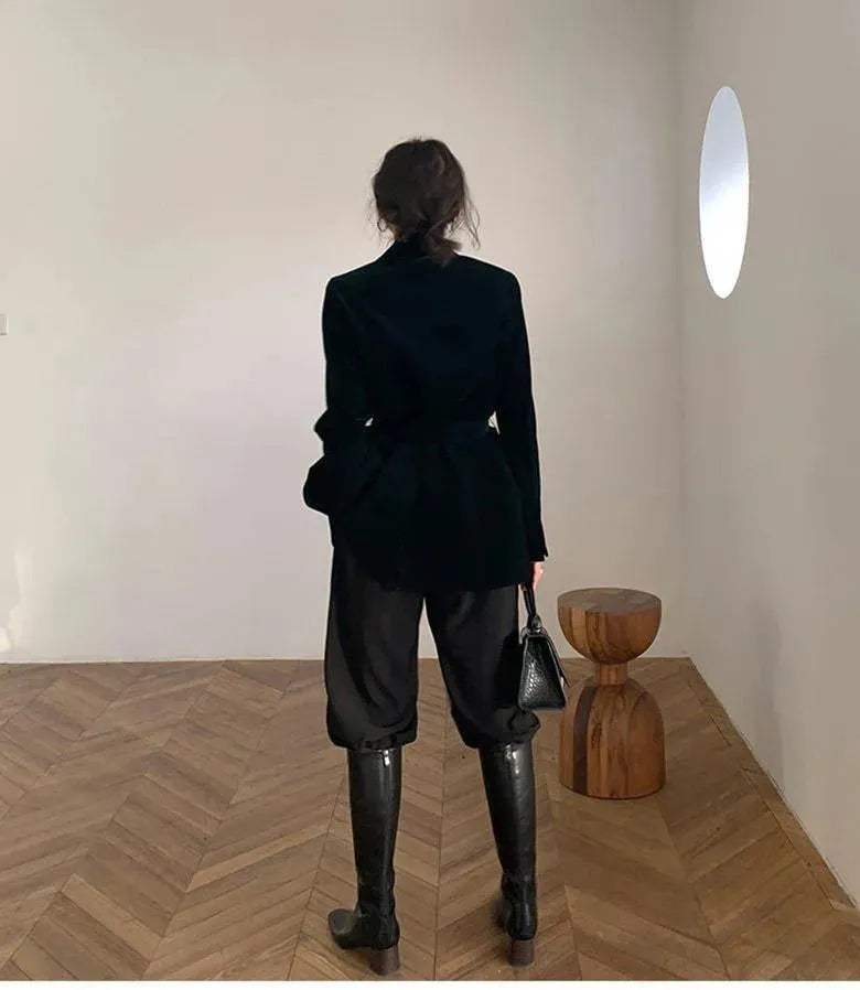 Stilla | Skinnende Samt Bælte Oversized Blazer Damer - Fritid - Ensfarvet