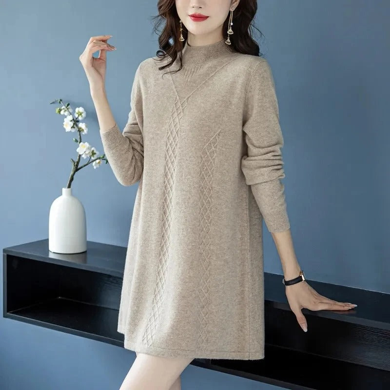 Stilla | Elegant og figurtrykkjole