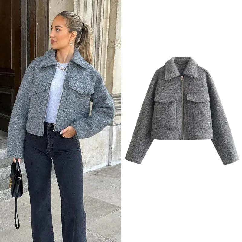 Stilla | Kort og Elegant Forårsjakke Med Lynlås og Omslagbar Krave Til Kvinder, Trendy og Elegant