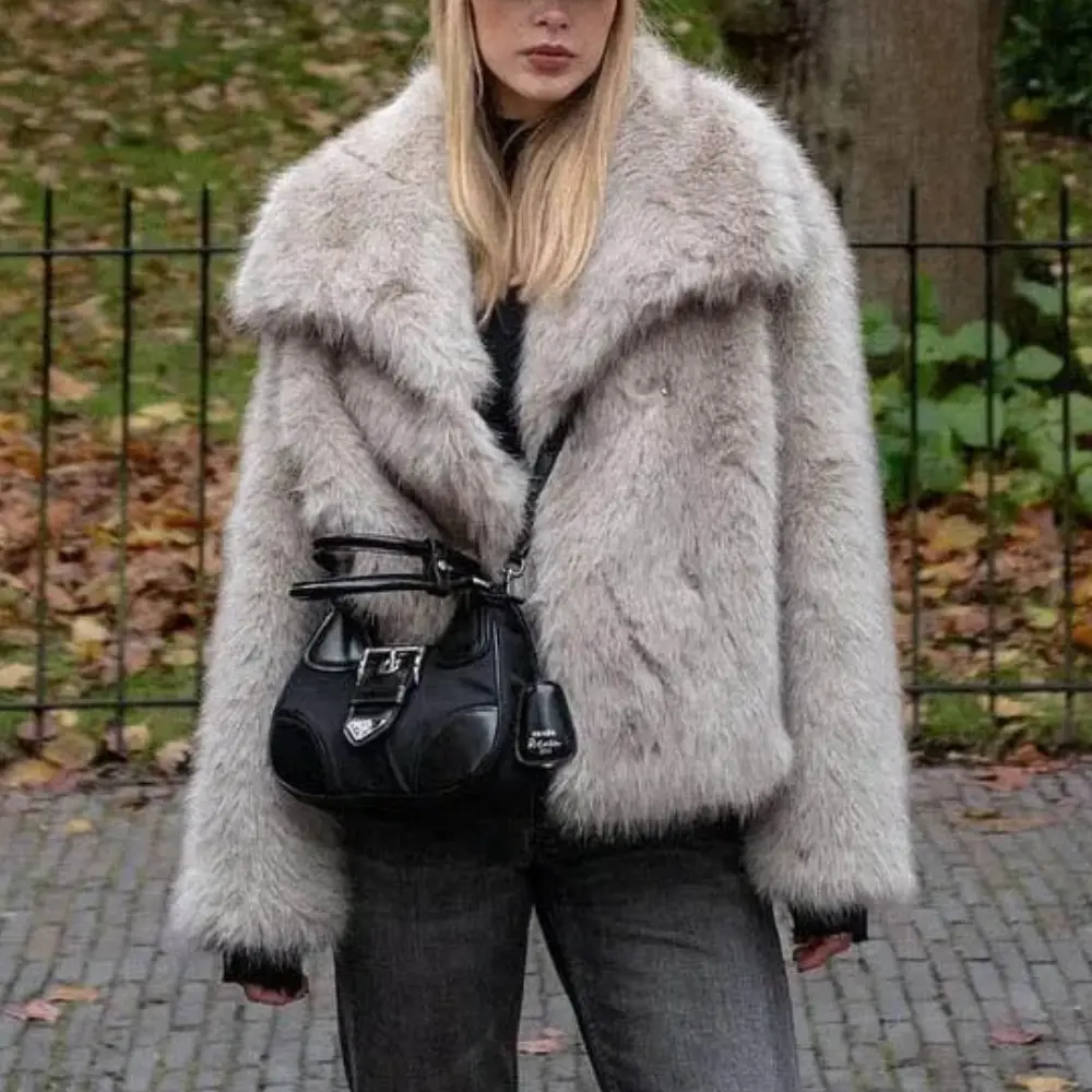 Stilla | Glam Faux-Fur-Jakke
