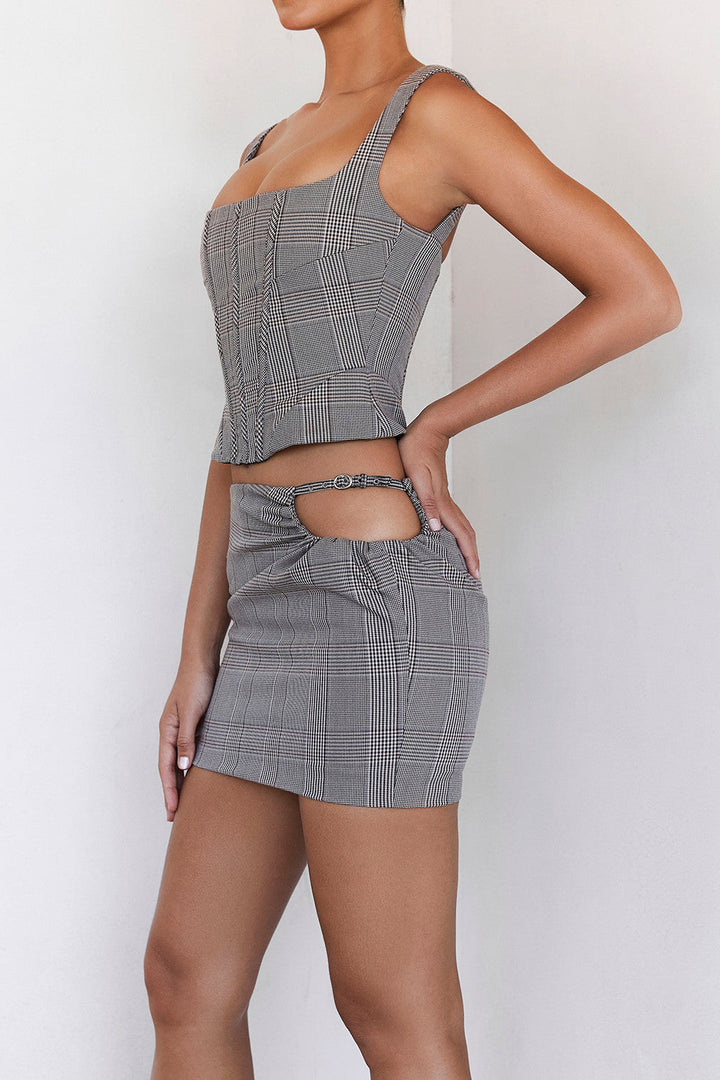 Stilla | Mistress Rocks Monokrom Plaid Firkantet Hals Korset Og Plaid Mini Nederdel Med Udskæring