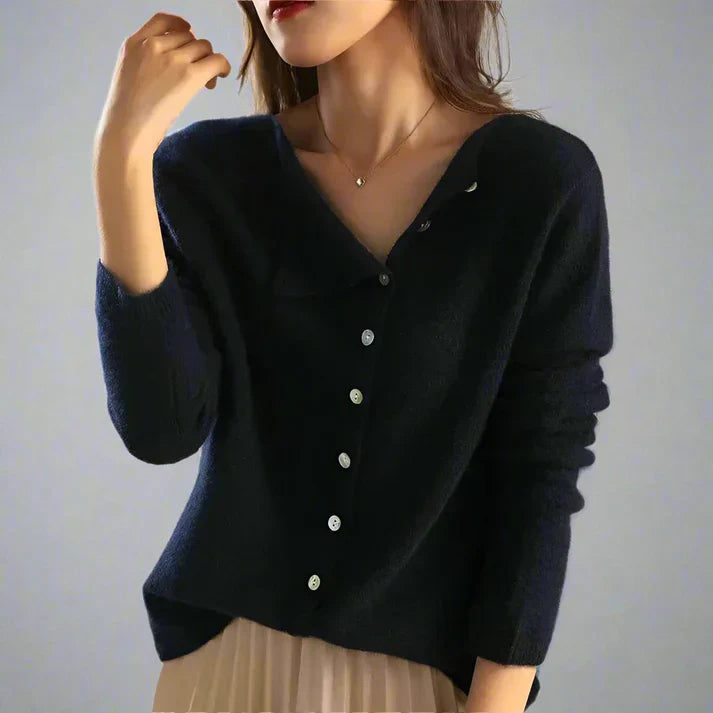 Stilla | Cardigan med asymmetrisk knapmønster