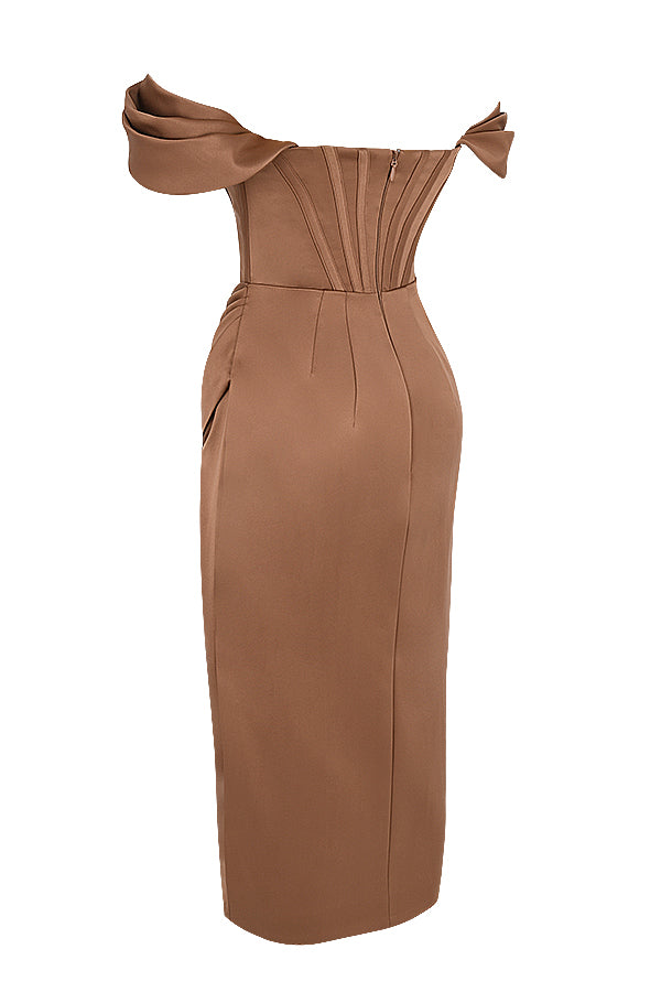 Stilla | Off Shoulder Kjole Satin