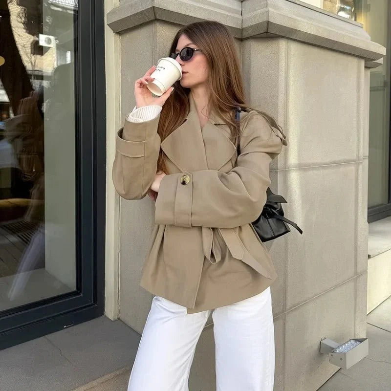 Stilla | Crop Trench Coat