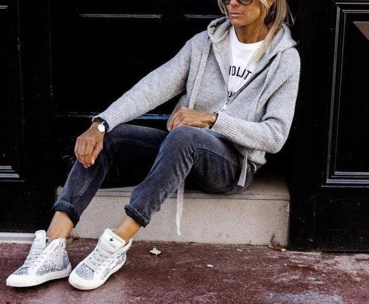 Stilla | Sweatshirt med hætte, sidelommer og lynlås foran
