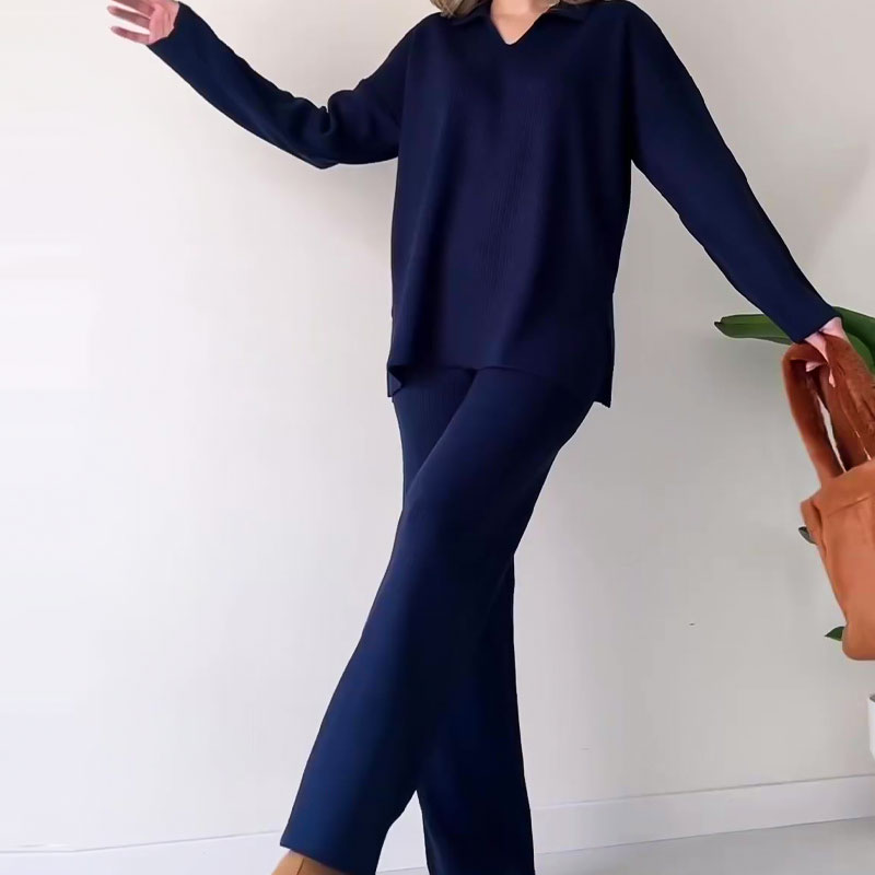 Stilla | To-delt Loungewear-sæt Med V-udskæring Og Sideslids
