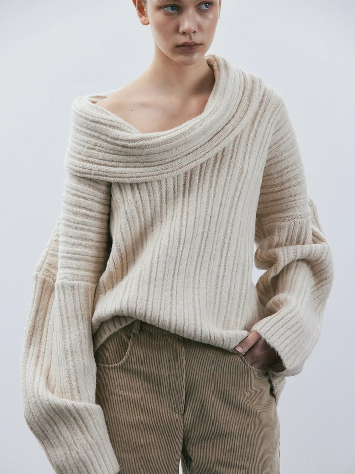 Stilla | Oversize-strikpullover med stigende V-udskæring