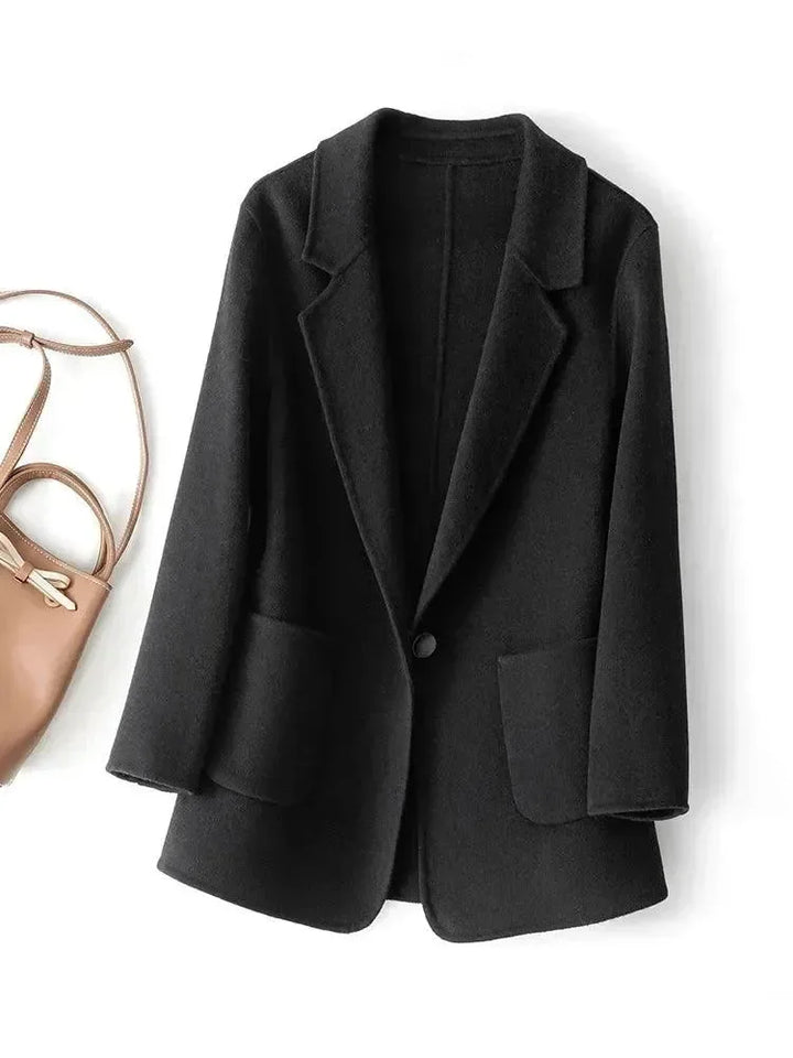 Stilla | Stilfuld løs kvindermantel