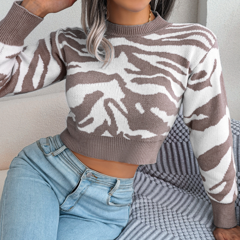 Stilla | Trendy Beskåret Strikket Sweater til Kvinder