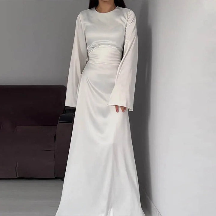 Stilla | Lange Kvinders Satin Kjoler