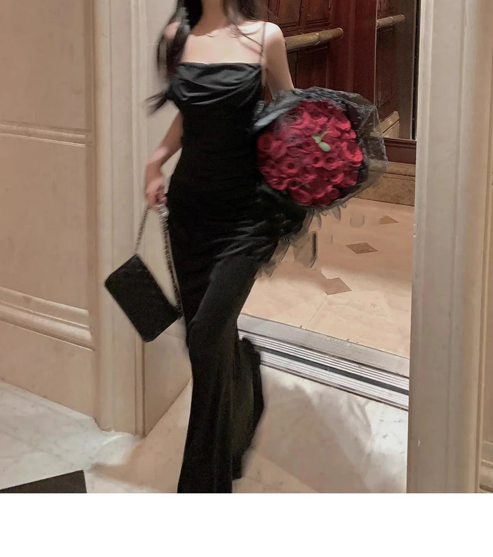 Stilla | Designer Bodycon Ruffled Spaghetti Kjoler (lang)