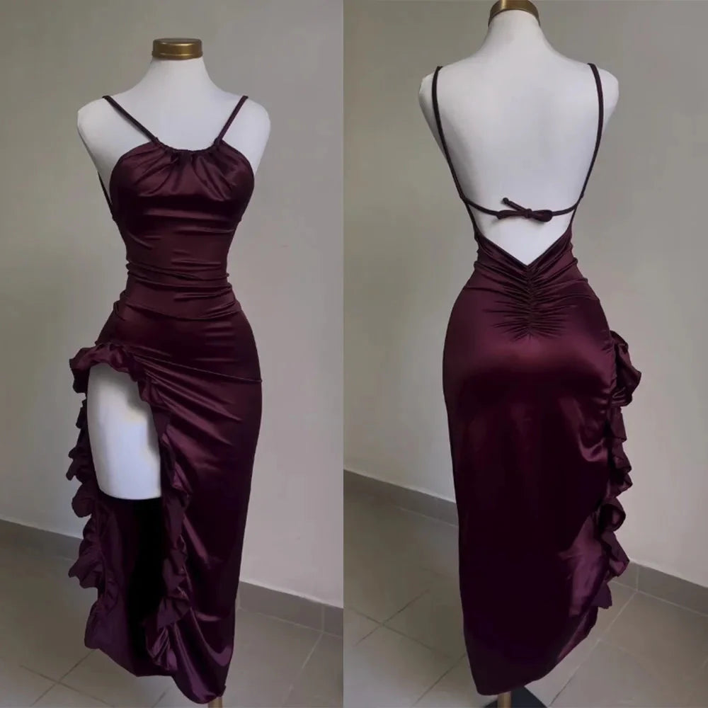 Stilla | Kvindernes Ruffle Trim Høj Split Mode Designer Bodycon Kjoler (midi)