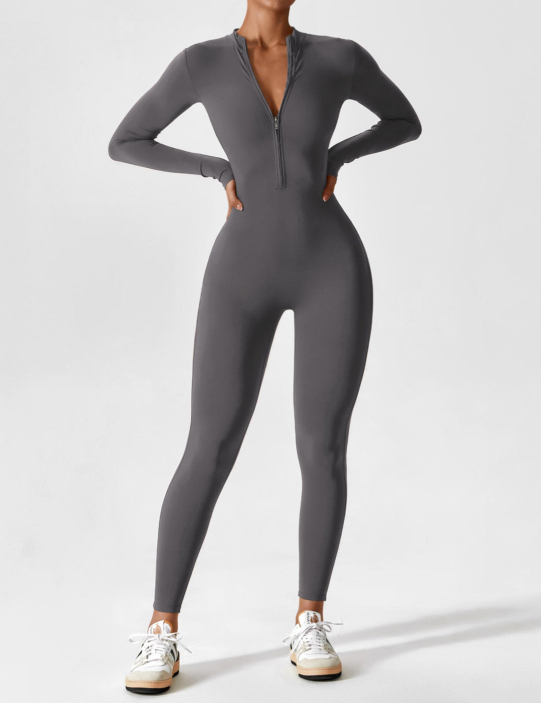 Stilla | Chic efterårs jumpsuit med stående krave og lynlås til kvinder
